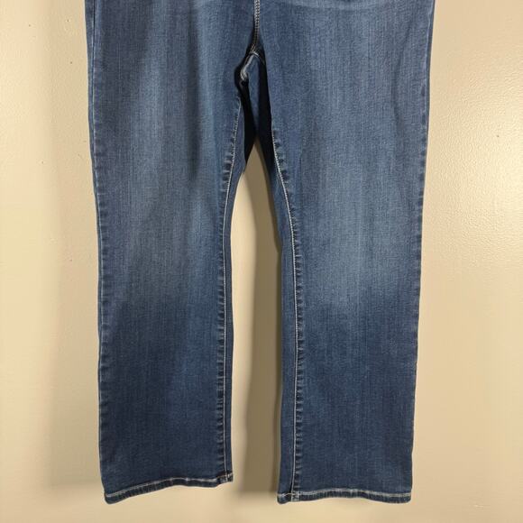 Torrid Women's High Rise Stretch 5 Pockets Cropped Bootcut Jeans Med Wash 18 - Picture 3 of 9